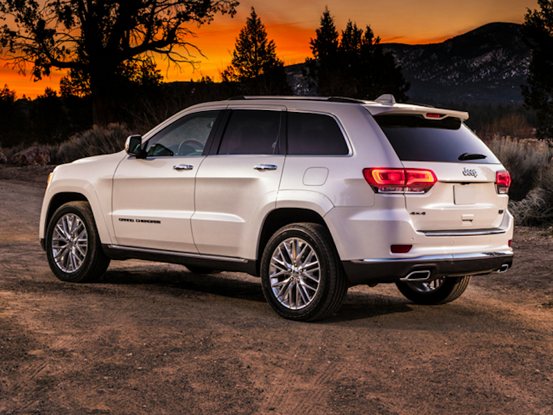 A used Jeep Grand Cherokee promotional image from 2021