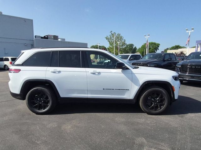 2026 Jeep Grand Cherokee GRAND CHEROKEE LAREDO ALTITUDE 4X4