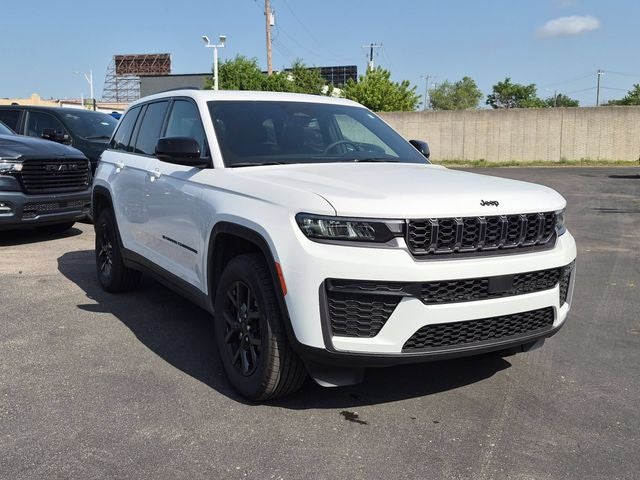 2026 Jeep Grand Cherokee GRAND CHEROKEE LAREDO ALTITUDE 4X4