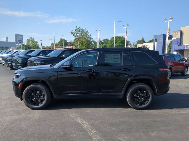 2026 Jeep Grand Cherokee GRAND CHEROKEE LAREDO ALTITUDE 4X4