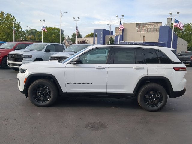 2026 Jeep Grand Cherokee GRAND CHEROKEE LAREDO ALTITUDE 4X4