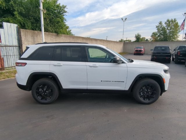 2026 Jeep Grand Cherokee GRAND CHEROKEE LAREDO ALTITUDE 4X4