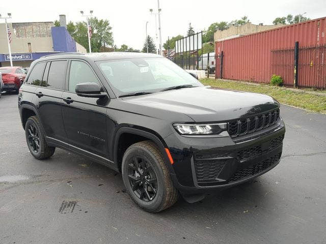 2026 Jeep Grand Cherokee GRAND CHEROKEE LAREDO ALTITUDE 4X4