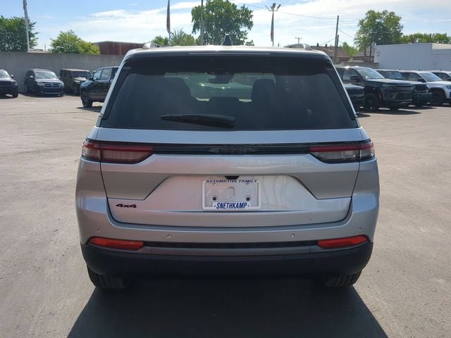 2026 Jeep Grand Cherokee GRAND CHEROKEE LAREDO ALTITUDE 4X4