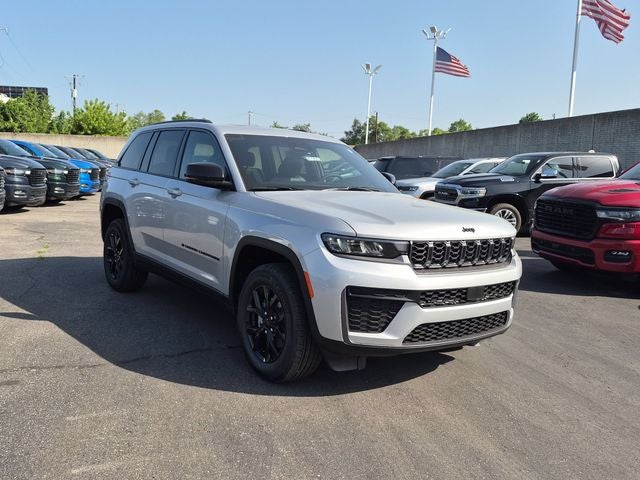 2026 Jeep Grand Cherokee GRAND CHEROKEE LAREDO ALTITUDE 4X4
