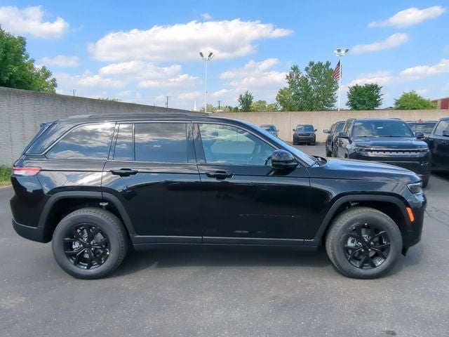 2026 Jeep Grand Cherokee GRAND CHEROKEE LAREDO ALTITUDE 4X4