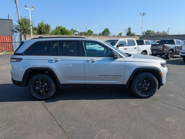 2026 Jeep Grand Cherokee GRAND CHEROKEE LAREDO ALTITUDE 4X4