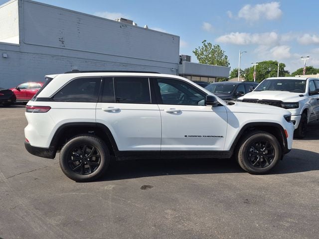 2026 Jeep Grand Cherokee GRAND CHEROKEE LAREDO ALTITUDE 4X4