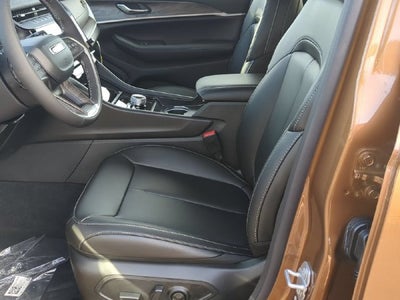 2027 Jeep Grand Cherokee GRAND CHEROKEE LIMITED 4X4