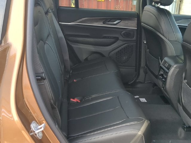 2027 Jeep Grand Cherokee GRAND CHEROKEE LIMITED 4X4