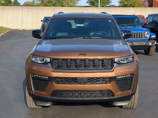 2027 Jeep Grand Cherokee GRAND CHEROKEE LIMITED 4X4