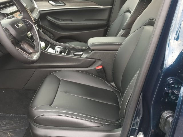 2027 Jeep Grand Cherokee GRAND CHEROKEE LIMITED 4X4