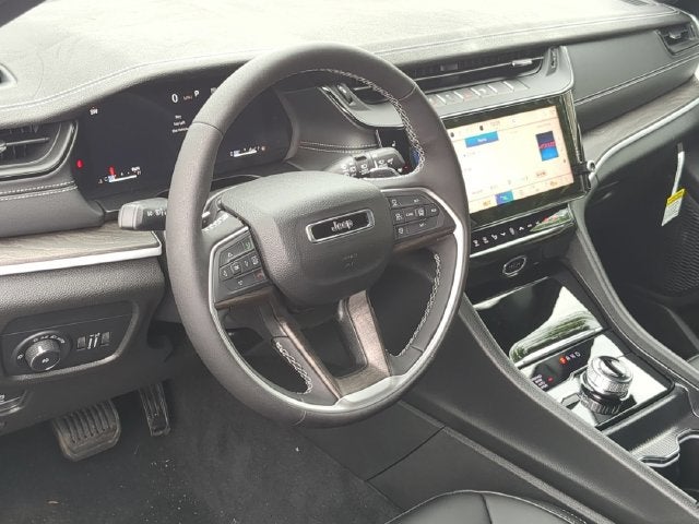2027 Jeep Grand Cherokee GRAND CHEROKEE LIMITED 4X4