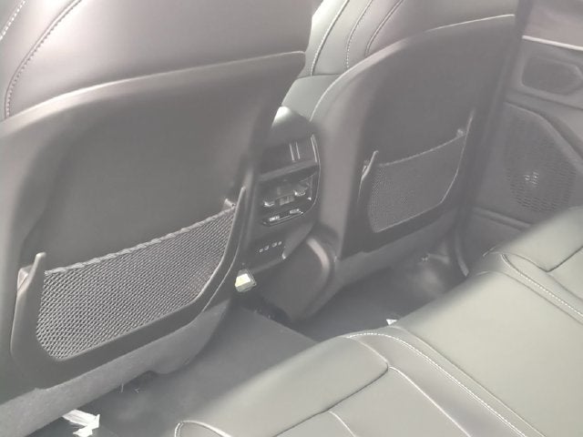 2027 Jeep Grand Cherokee GRAND CHEROKEE LIMITED 4X4