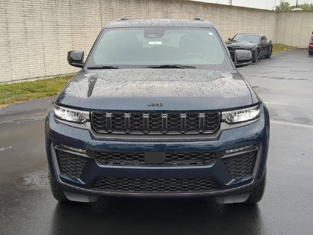 2027 Jeep Grand Cherokee GRAND CHEROKEE LIMITED 4X4