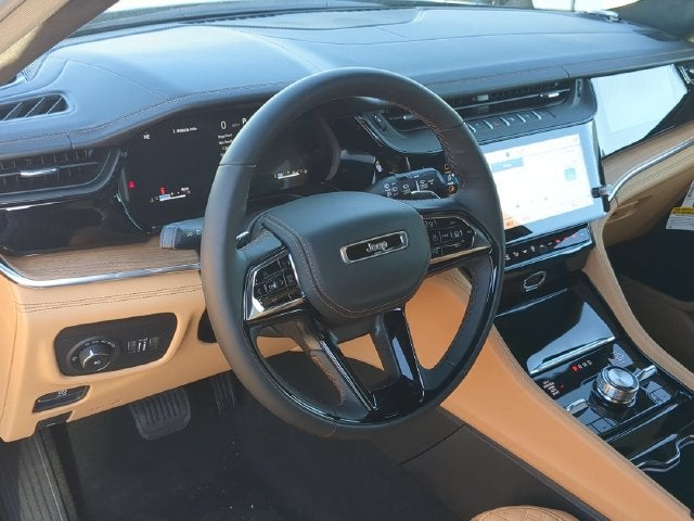 2027 Jeep Grand Cherokee GRAND CHEROKEE SUMMIT 4X4