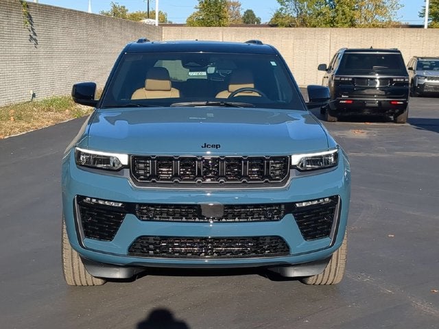 2027 Jeep Grand Cherokee GRAND CHEROKEE SUMMIT 4X4