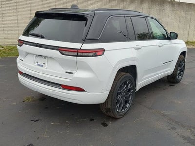 2027 Jeep Grand Cherokee Summit
