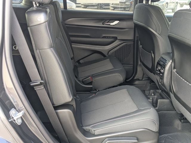 2026 Jeep Grand Cherokee GRAND CHEROKEE L LAREDO X 4X4