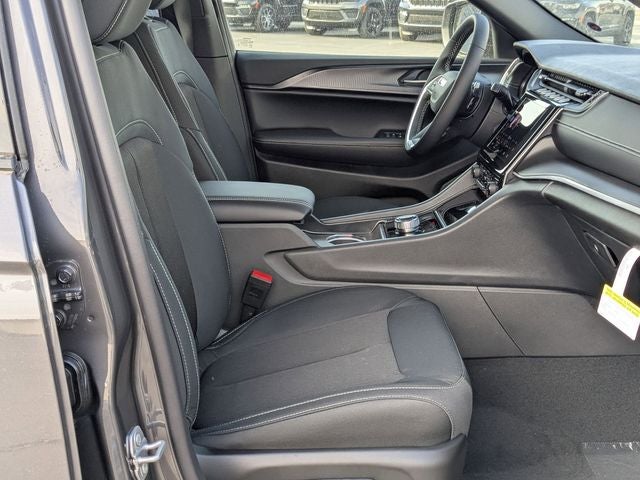 2026 Jeep Grand Cherokee GRAND CHEROKEE L LAREDO X 4X4