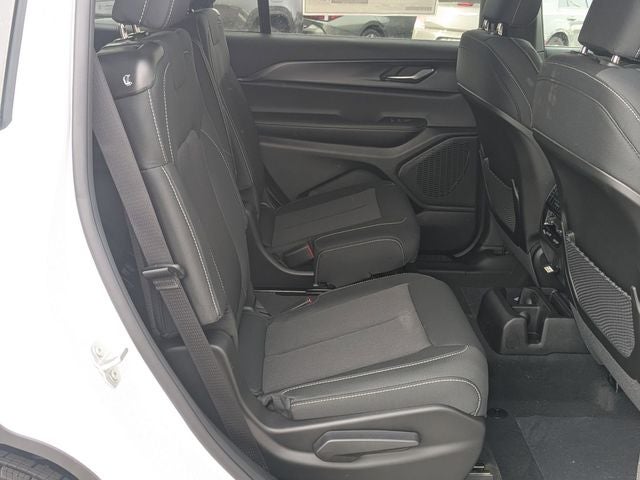 2026 Jeep Grand Cherokee GRAND CHEROKEE L LAREDO X 4X4