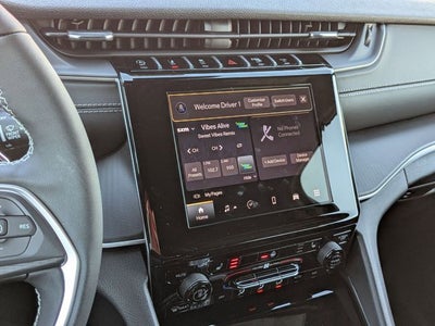 2026 Jeep Grand Cherokee GRAND CHEROKEE L LAREDO X 4X4