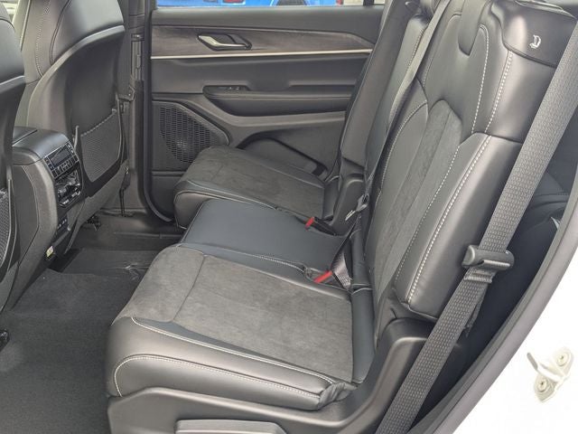 2026 Jeep Grand Cherokee GRAND CHEROKEE L LAREDO ALTITUDE 4X4