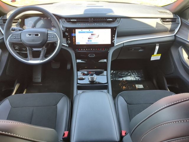 2026 Jeep Grand Cherokee GRAND CHEROKEE L LAREDO ALTITUDE 4X4