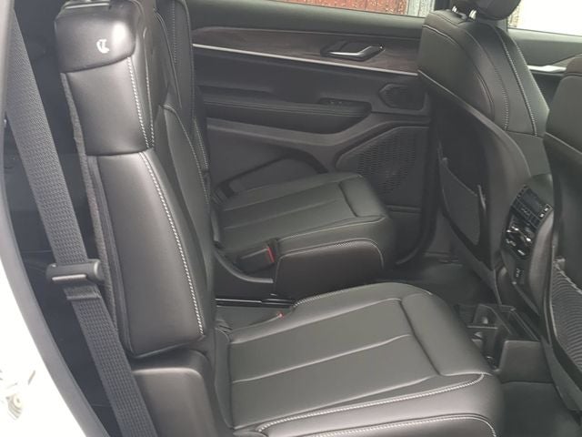 2027 Jeep Grand Cherokee Limited