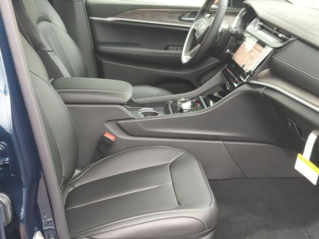 2027 Jeep Grand Cherokee GRAND CHEROKEE L LIMITED 4X4