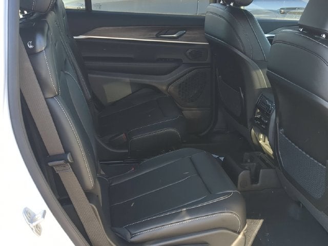 2027 Jeep Grand Cherokee GRAND CHEROKEE L LIMITED 4X4