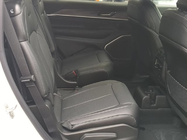 2027 Jeep Grand Cherokee GRAND CHEROKEE L LIMITED RESERVE 4X4