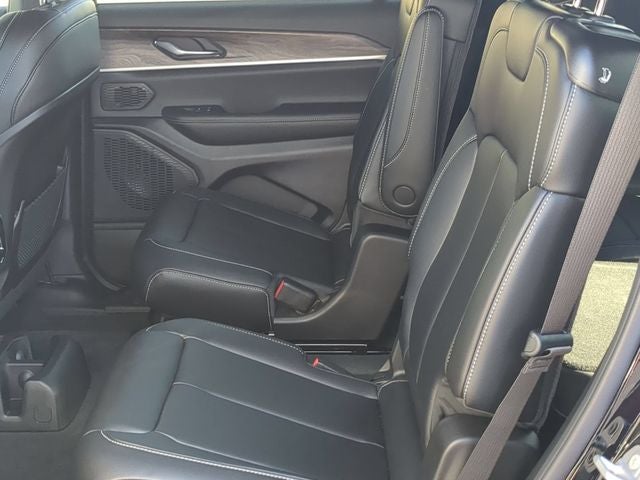 2027 Jeep Grand Cherokee GRAND CHEROKEE L LIMITED 4X4