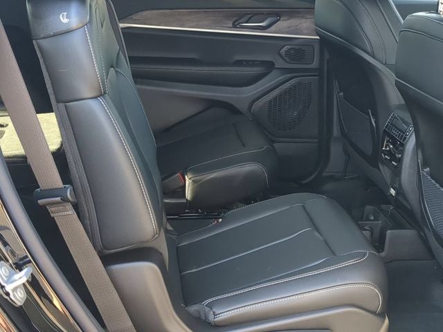 2027 Jeep Grand Cherokee GRAND CHEROKEE L LIMITED 4X4