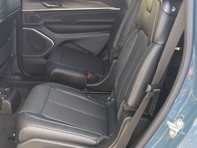 2027 Jeep Grand Cherokee GRAND CHEROKEE L LIMITED RESERVE 4X4