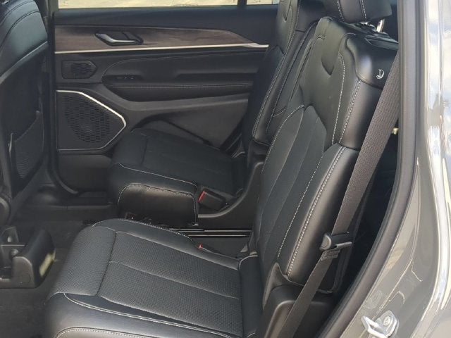 2027 Jeep Grand Cherokee GRAND CHEROKEE L LIMITED RESERVE 4X4