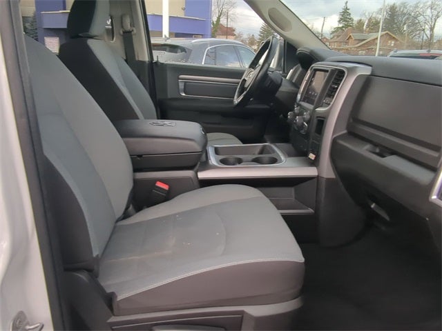 2022 RAM 1500 Classic SLT Crew Cab 4x4 5'7' Box