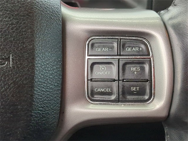 2022 RAM 1500 Classic SLT Crew Cab 4x4 5'7' Box