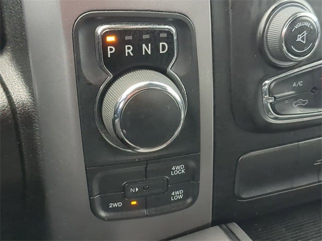 2022 RAM 1500 Classic SLT Crew Cab 4x4 5'7' Box