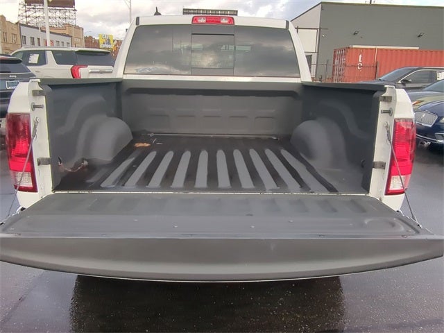 2022 RAM 1500 Classic SLT Crew Cab 4x4 5'7' Box