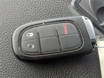 2022 RAM 1500 Classic SLT Crew Cab 4x4 5'7' Box