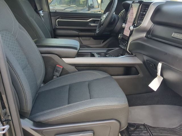 2025 RAM 1500 Big Horn Crew Cab 4x4 5'7' Box