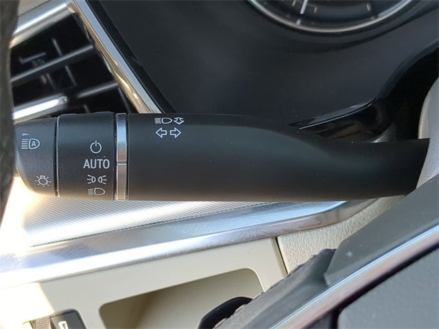 2022 Cadillac XT5 AWD Premium Luxury