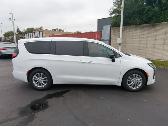 2027 Chrysler Pacifica PACIFICA SELECT