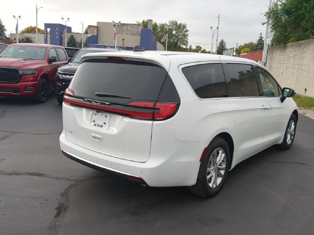 2027 Chrysler Pacifica PACIFICA SELECT