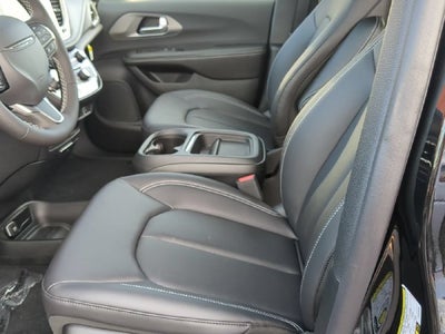 2027 Chrysler Pacifica PACIFICA SELECT