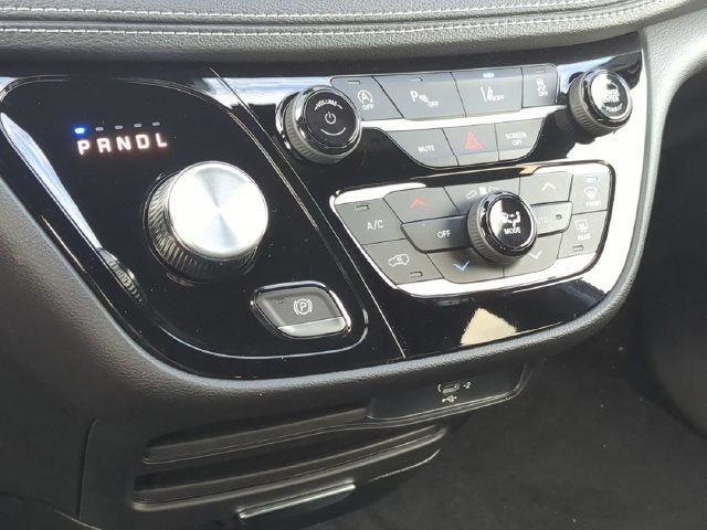 2027 Chrysler Pacifica PACIFICA SELECT
