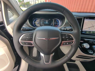 2024 Chrysler Pacifica Hybrid Select