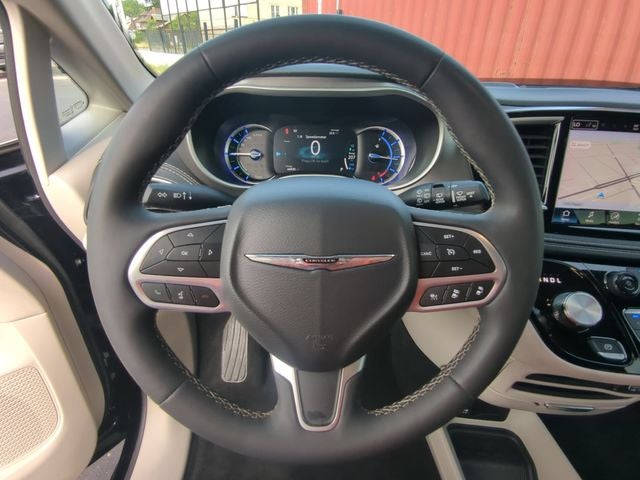 2024 Chrysler Pacifica Hybrid Select