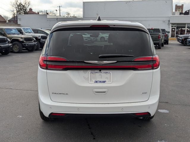 2026 Chrysler Pacifica PACIFICA SELECT AWD